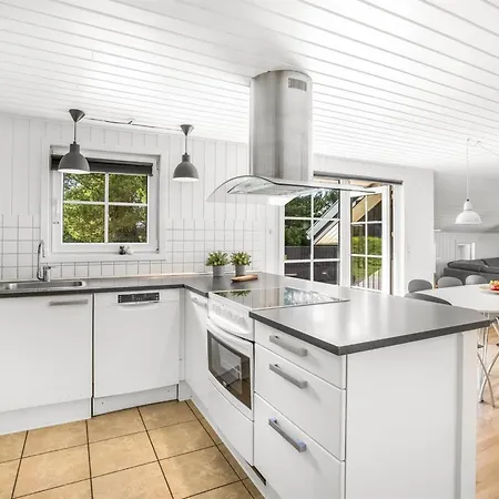 Joseline - 1-8km From The Sea By Interhome Nyaraló *