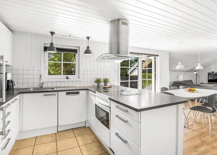 Joseline - 1-8km From The Sea By Interhome Nyaraló *