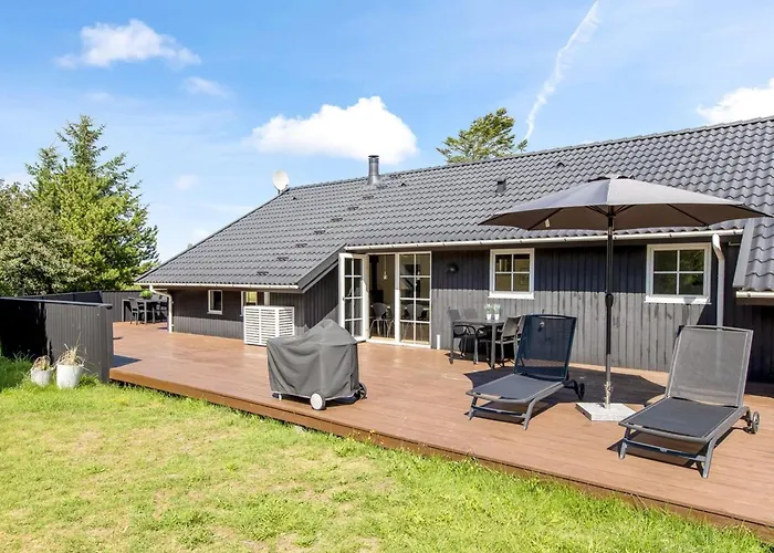 Joseline - 1-8km From The Sea By Interhome